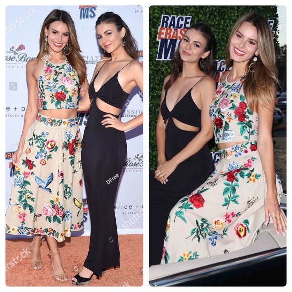 ALICE + OLIVIA Jaymee Embroidered Halter Top - Picture 8 of 15